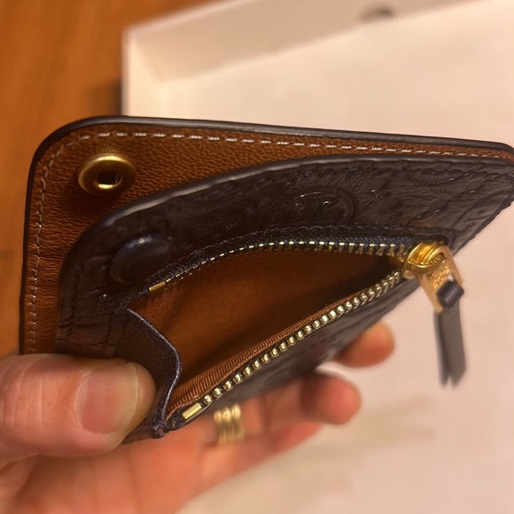 Tory Burch monogram wallet or card case - Picture 5 of 5